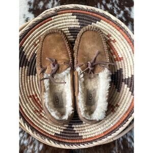 UGG Dakota moccasin slippers suede shearling size 7